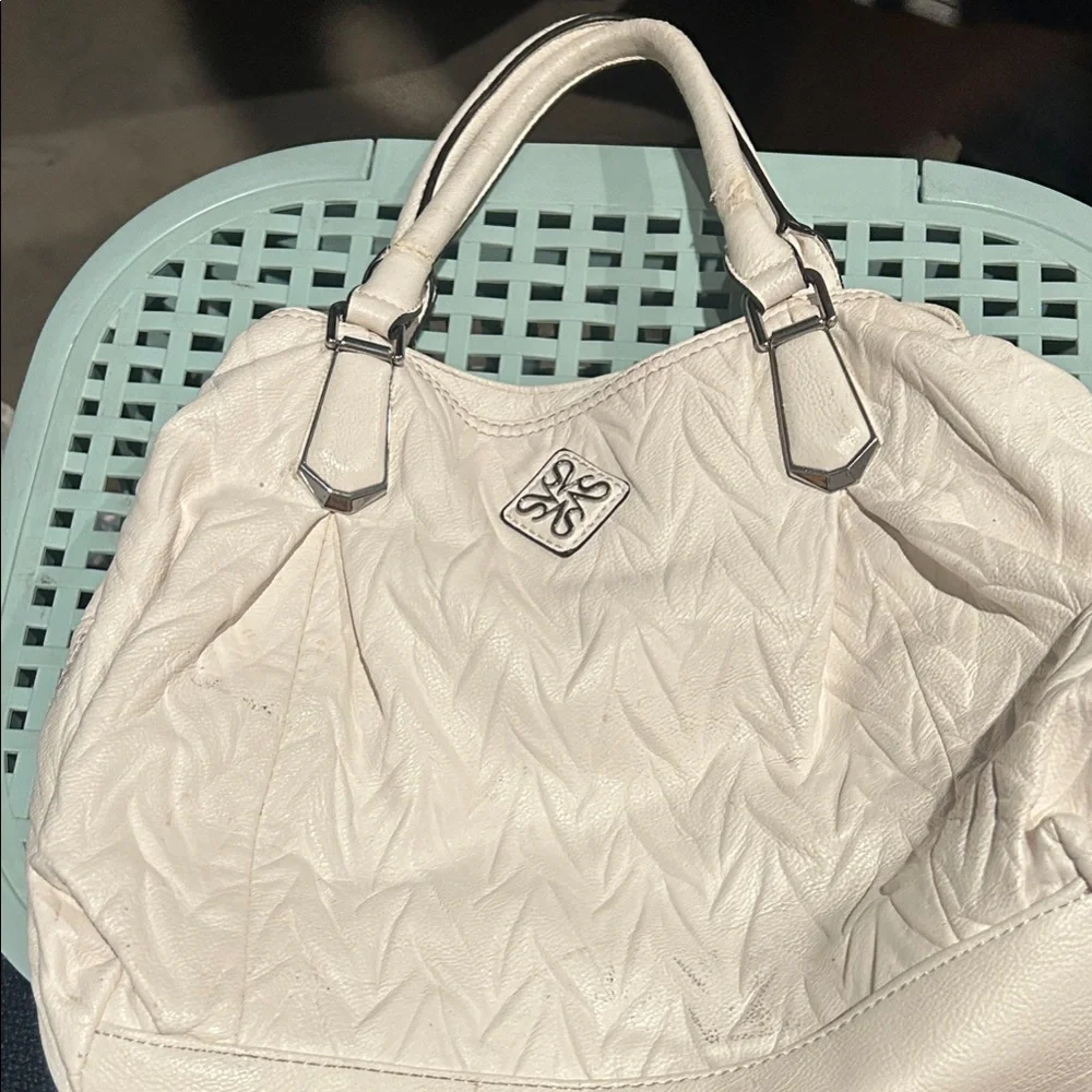 Vera Wang Elegant White Shoulder Bag - Picture 1 of 4